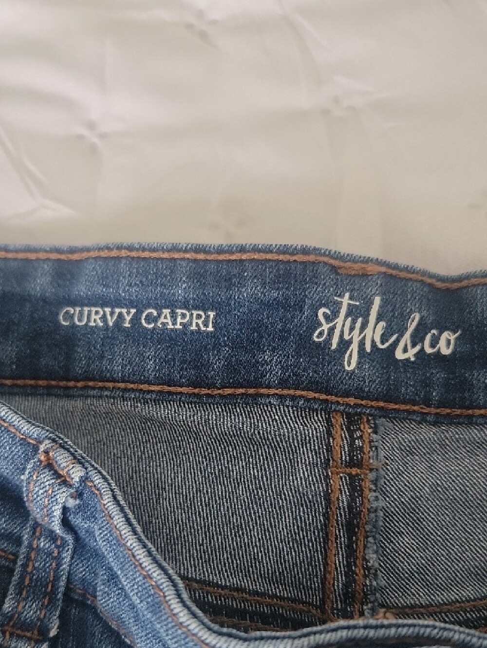 Style & Co. Women's Dark Blue Curvy Capris , Size 12 - Picture 3 of 7